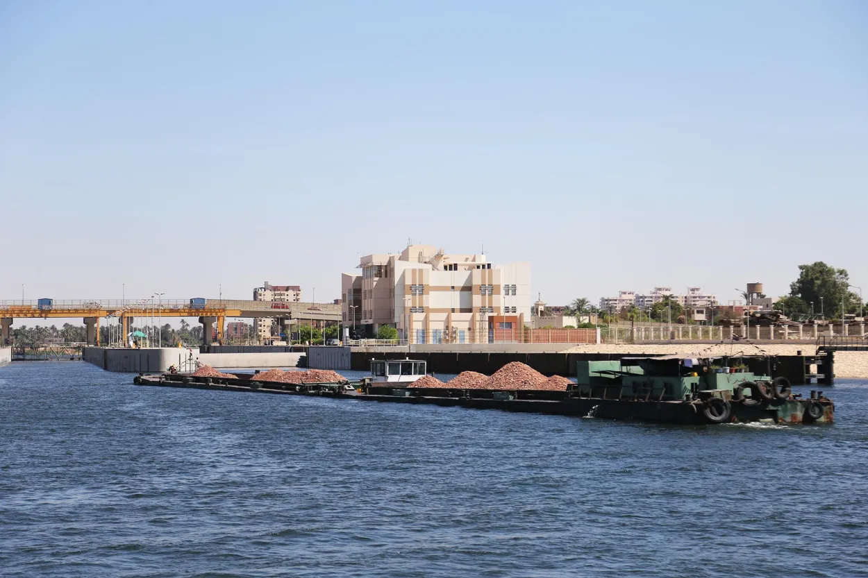 الإسكندرية لتداول الحاويات تطلق مناقصات جديدة 