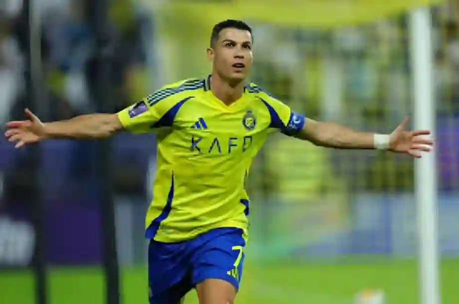 رونالدو يبقى مع النصر رسمياً