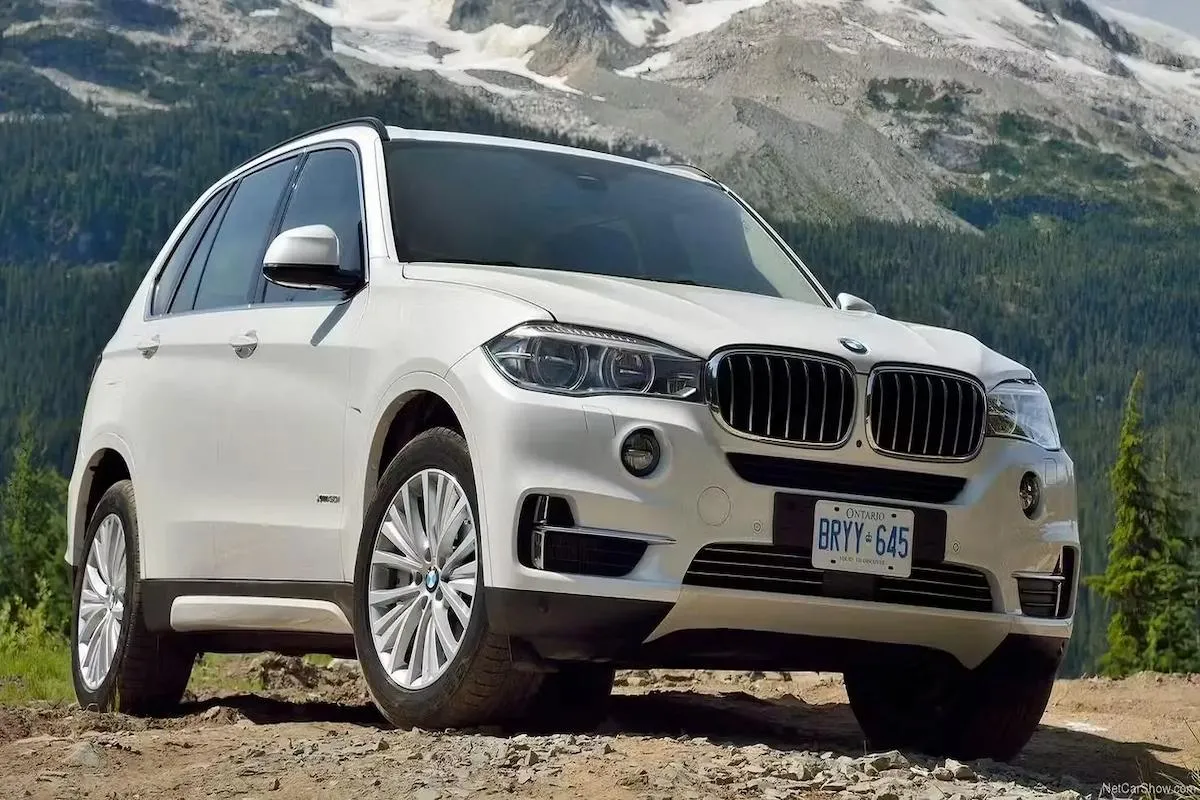 التجارة تحذر من قيادة بعض مركبات BMW وتوسع حملة الاستدعاء لخلل خطير في الوسائد الهوائية