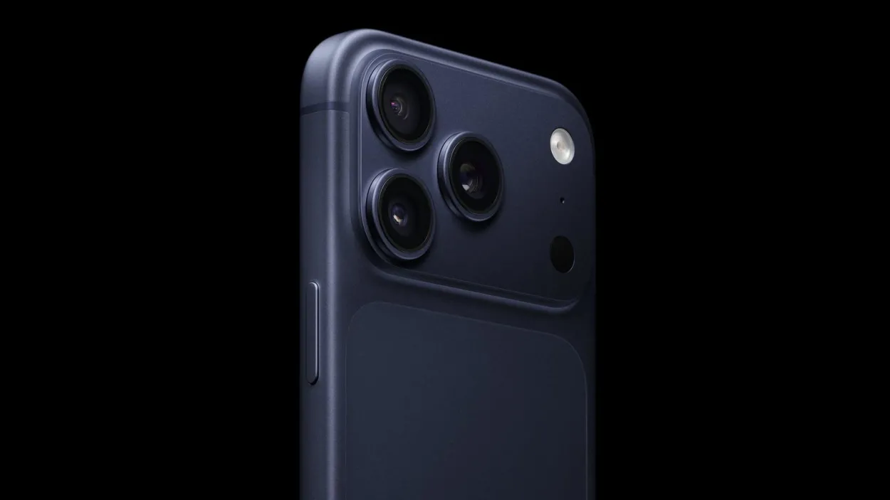 آيفون 20.. خطوة جريئة من أبل لتغيير تصميم الهواتف الذكية في ذكرى استثنائية