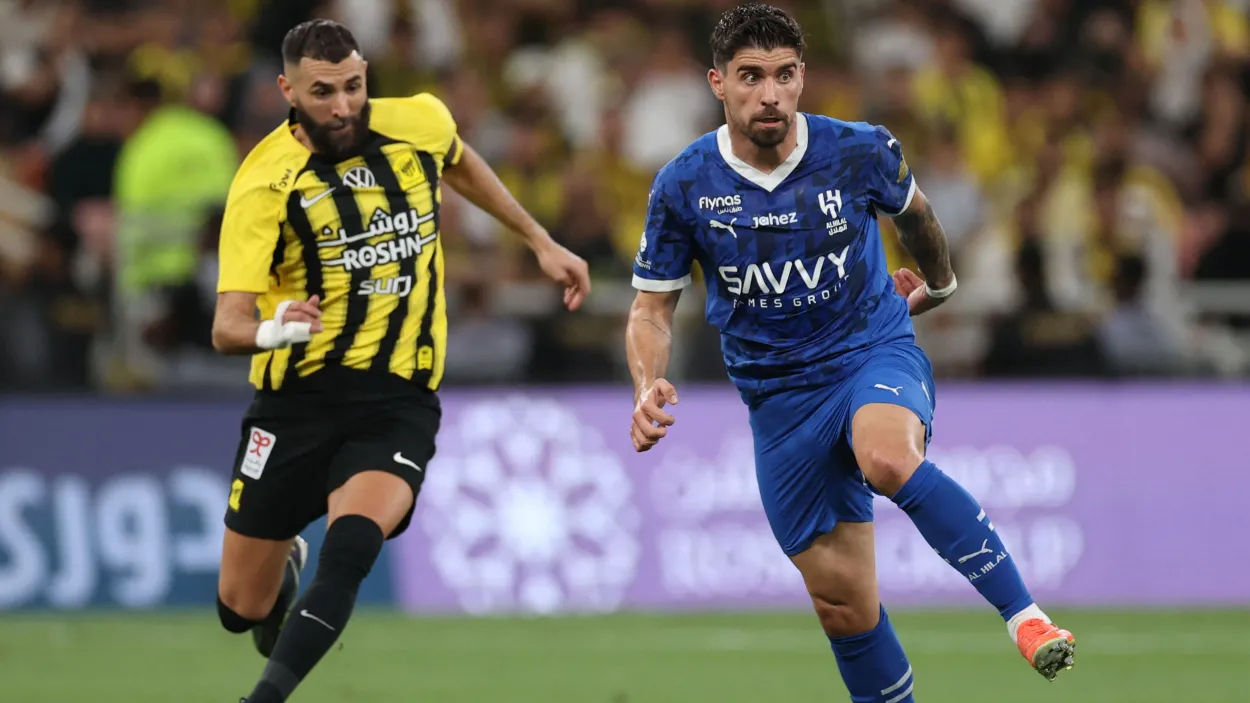 القنوات الناقلة لمباراة الاتحاد والهلال في الدوري السعودي وطريقة متابعة اللقاء مباشرة