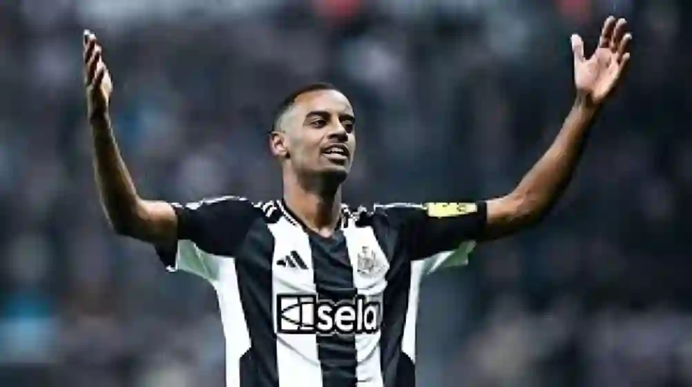 إيزاك يرفض عرض الهلال رسميًا
