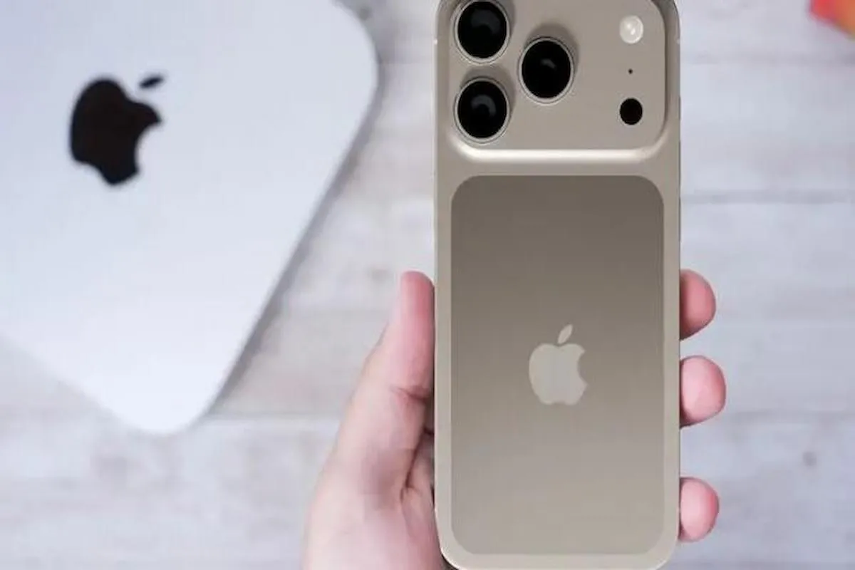 آبل تستعد لتعاون محتمل مع جوجل لتطوير Siri بالاعتماد على Gemini في هواتف iPhone 17