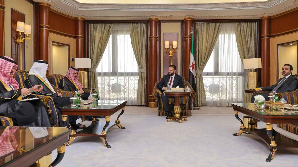 الرئيس السوري أحمد الشرع يلتقي وزير الخارجية السعودي في الرياض ويشارك في مبادرة مستقبل الاستثمار